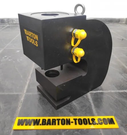 Hydraulic Busbar Punching Heavy Duty Hydraulic Busbar Punching Double Acting / Hole Punch Punching Tool / Pelubang Pembolong Busbar Tembaga 25mm CH-100A BARTON 1 img_20190813_154621