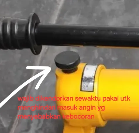 Hand-Operated Manual Hydraulic Pumps Hand Hydraulic Pump Light Weight Fiber Body 900ml P-392 BARTON 4 petunjuk_pemakaian